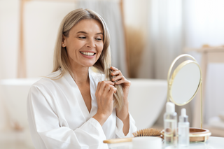 Cómo la calidad del agua puede influir en tu piel y cabello después de los 40